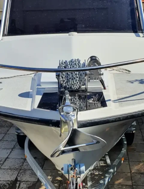 Vautex Mobile Services fit marine accessories
